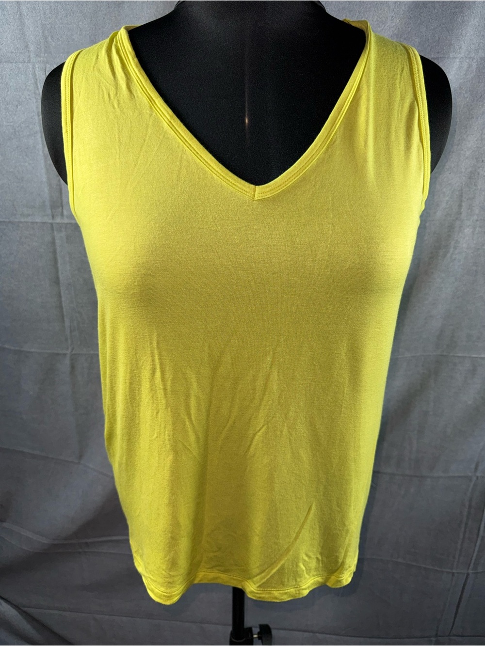2753-Nine West Bright Yellow V-Neck Sleeveless Tank